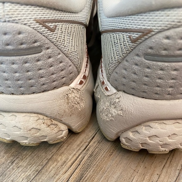 Brooks adrenaline running shoes - Picture 3 of 10